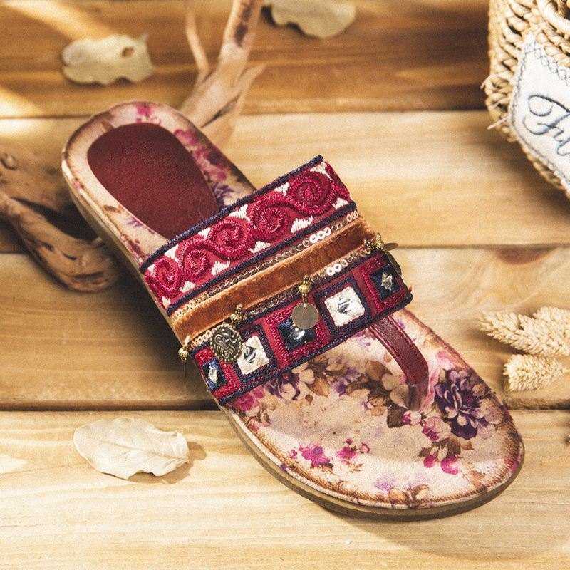 Dame Bohemian Bead Clip Toe Brodert Folkways Blomstermønster Myk Såle Flip Flop Sommer Beach Casual Flat Sandaler