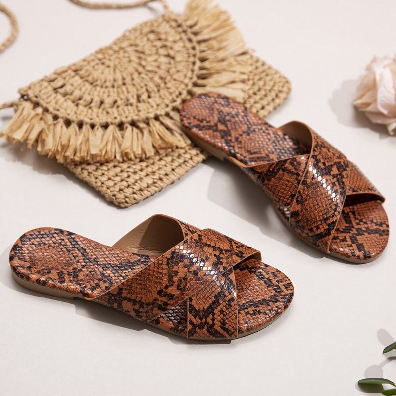 Dame Snakeskin Print Cross Belt Flats Sandaler