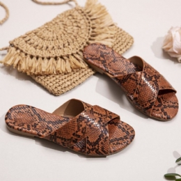 Dame Snakeskin Print Cross Belt Flats Sandaler