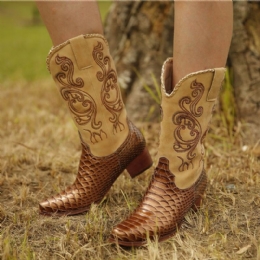 Plus Size Dame Brodert Skjøting Chunky Heel Mid Calf Cowboy Boots